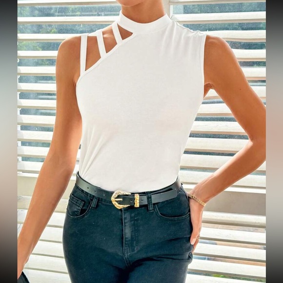 Boho cutout waffle knit tank top - Picture 6 of 12